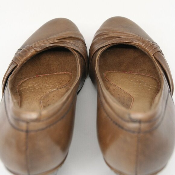 New Balance Cobb Hill Antique Brown Leather Pleated Knot Slip On Pump Heel Sz 10 - Picture 9 of 15